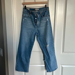 Button-fly Levi’s Ribcage Straight Ankle